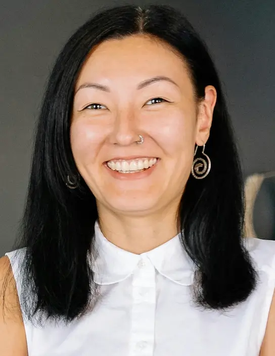 marie karlström medarbetare mörkhårig kvinna